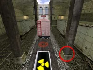 Pillar and stand on the de_train map